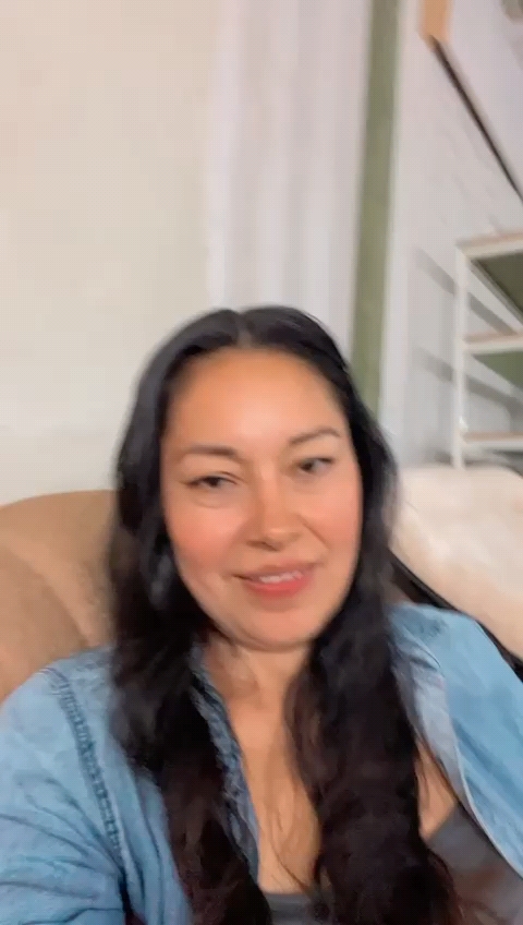 Danna from Peru live on a CallMeChat random video call