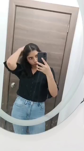 Mary from Ecuador live on a CallMeChat random video call