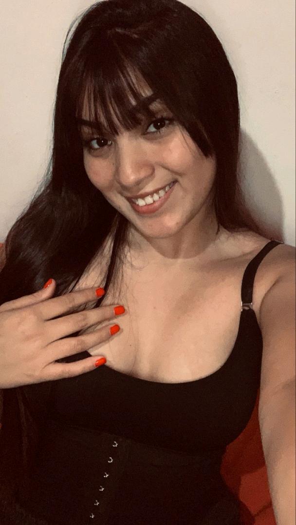 Zahira from Argentina on CallMeChat — video chat support