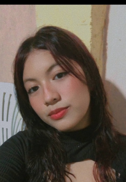 Yanet from Ecuador, online on CallMeChat